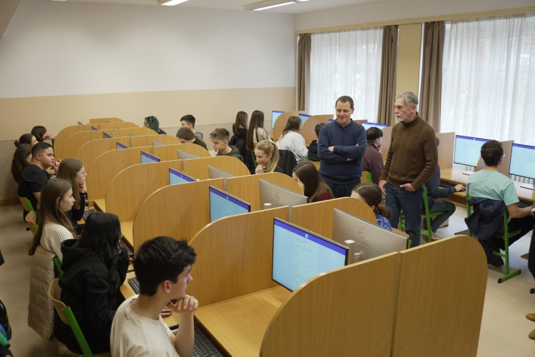 Rekordnevezés és meglepetésvendég az Eötvös Gyakorlóiskolában