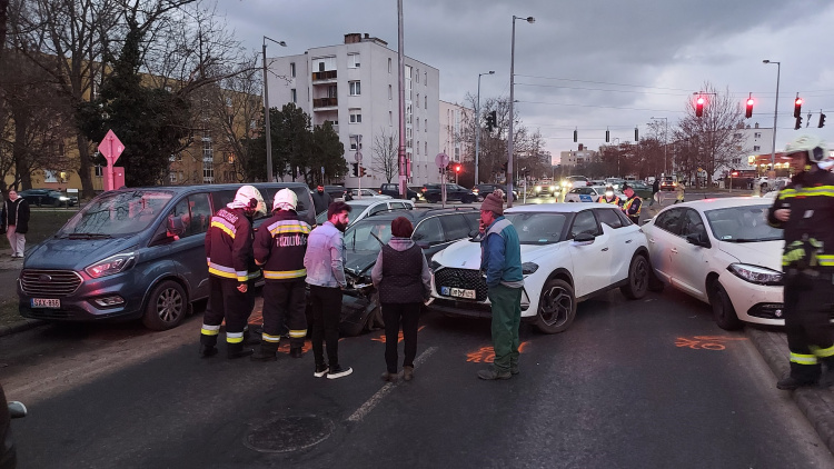 Sietett az albán sofőr, csúnya baleset lett belőle