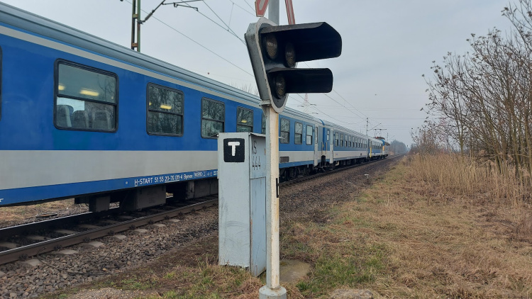Tragédia a síneken: ismeretlen férfit gázolt el a vonat Nyírtelek és Füzesbokor között