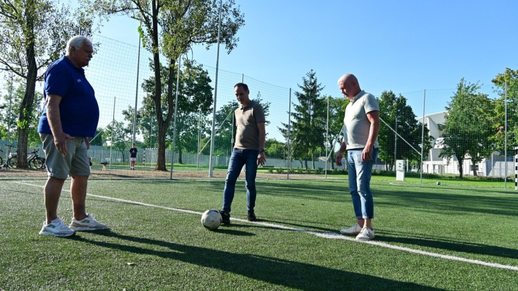 Elrajtol a kispályás labdarúgó-bajnokság Nyíregyházán