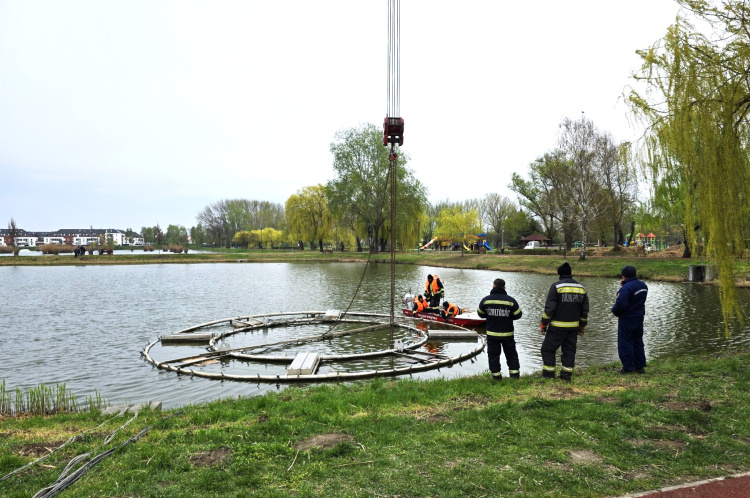Újra üzemel a Bujtosi-tó úszó szökőkútja
