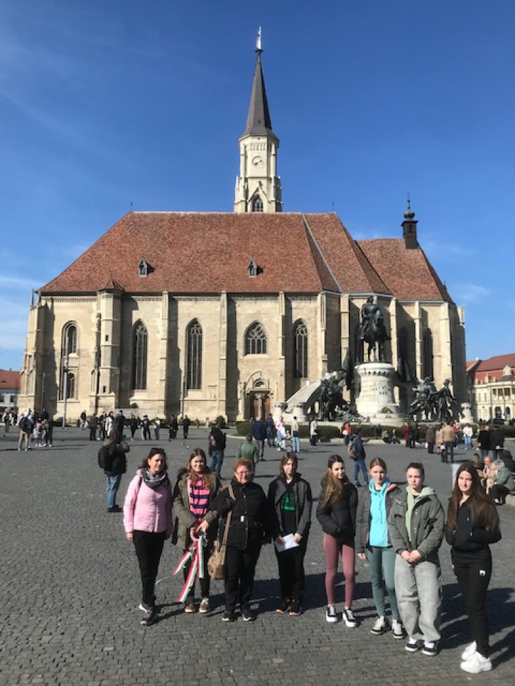 Közös gyökerek, közös jövő – Erdélyben és Moldvában jártak az Eötvös Gyakorlóiskola diákjai