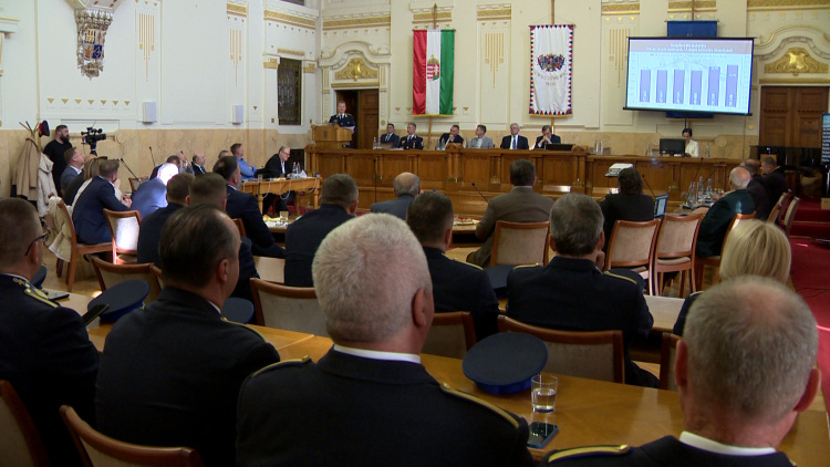 Kapu Tibor Kozma Pál-díjat kap – Ülésezett a vármegyei közgyűlés