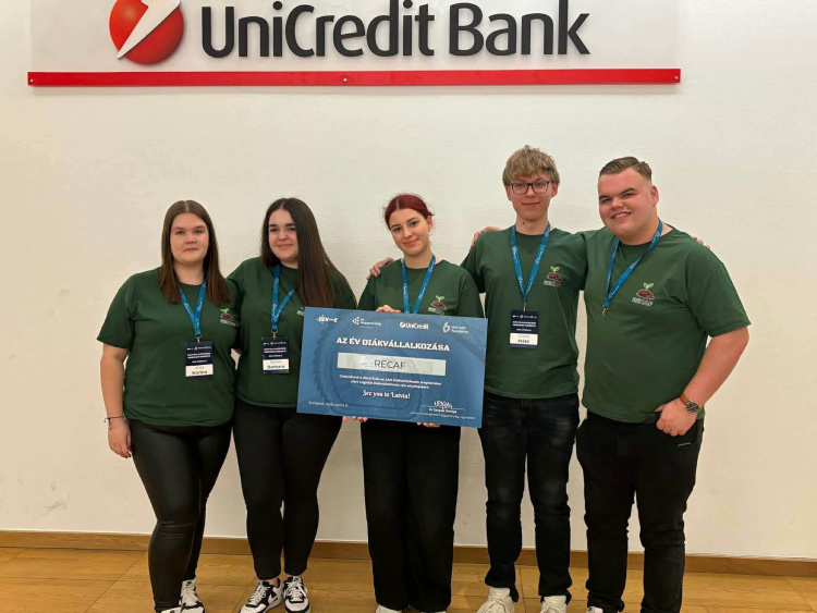  Nyíregyházi diákvállalkozás nyerte az országos versenyt – nemzetközi döntőbe jutott a RECAF