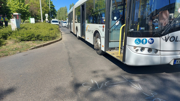 Vészfékezett a busz, megsérült egy utas                    