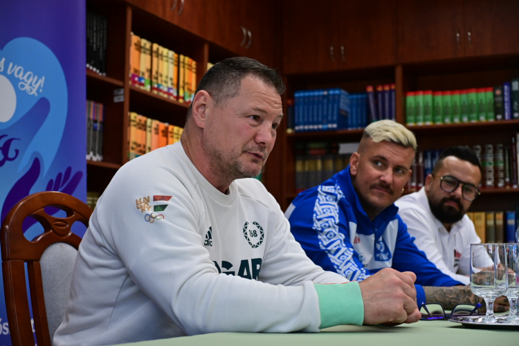 Világbajnok Nyíregyházán - az Aranyban járt Erdei Zsolt ökölvívó