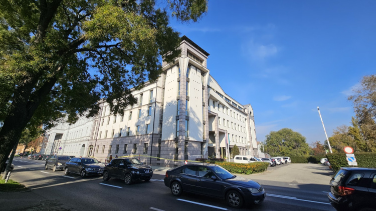 A gyanú szerint a szülők hosszú időn keresztül veszélyeztették a gyermekek fejlődését