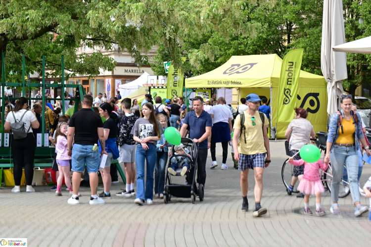 Megtelt családokkal a Kossuth tér - Népszerű volt idén is a Szelektív Szombat 