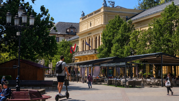 Nem a rollerekkel van baj, hanem a szabályozás hiányzik - állítja a Jövő Mobilitása Szövetség