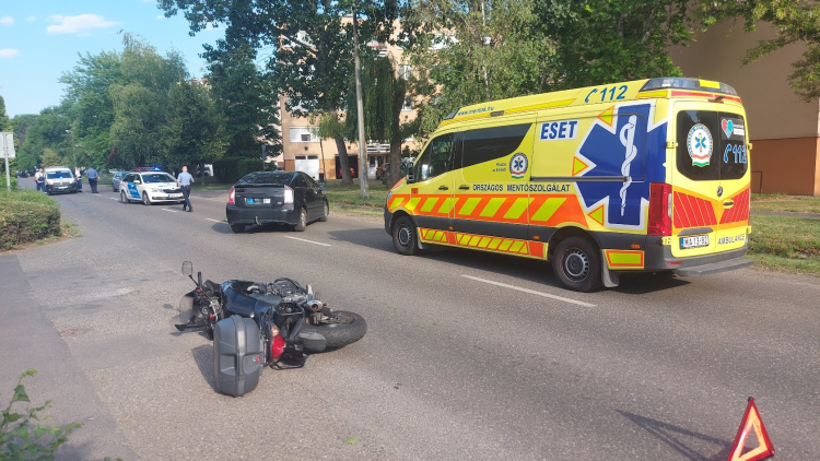 Vészfékezés után bukott fel egy motoros a Váci Mihály úton