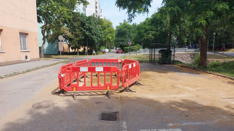 Megszűnt a vízkorlátozás a Toldi utcában