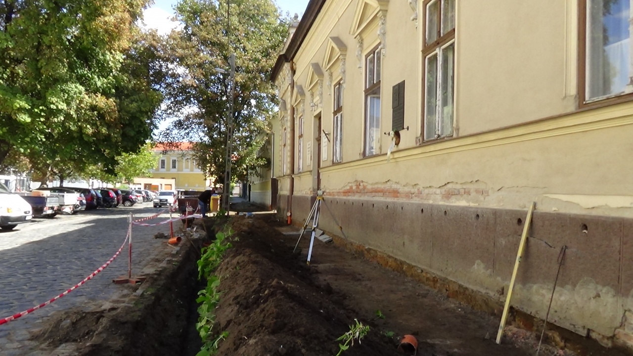 Felújítják a járdát a Luther téren