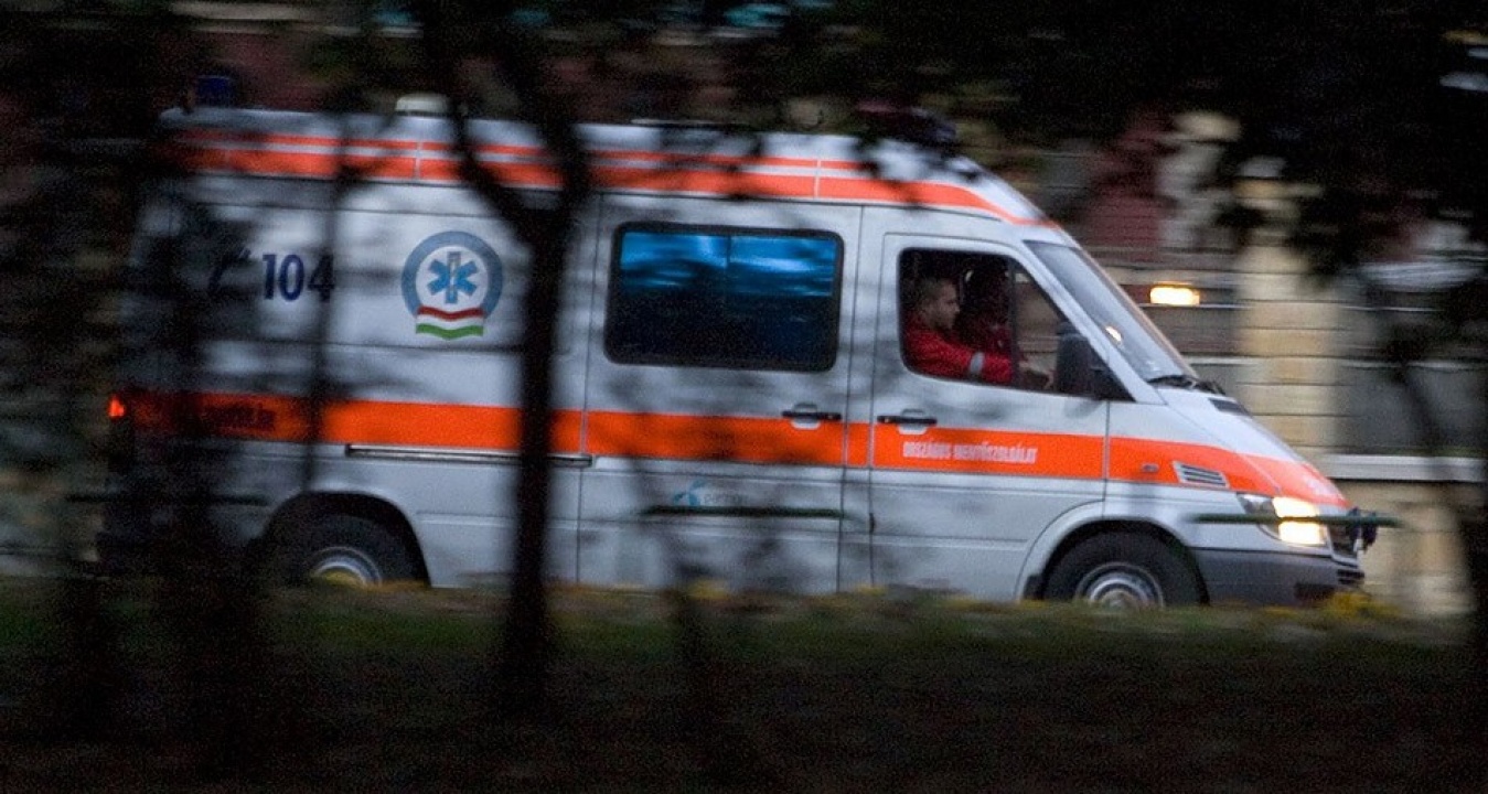 Eszméletlen állapotban találtak rá a tűzoltók egy 57 éves férfira