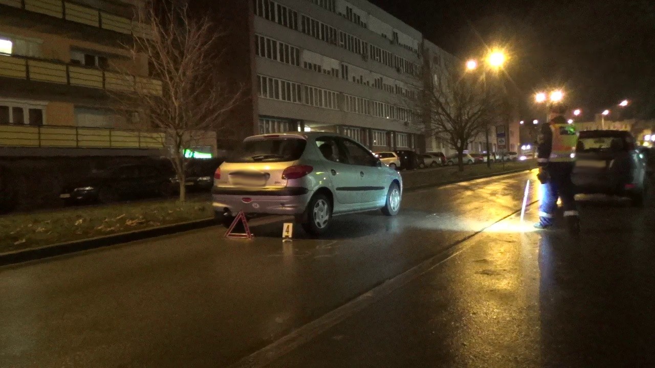 Kórházban a gyalogátkelőhelyen elgázolt járókelő