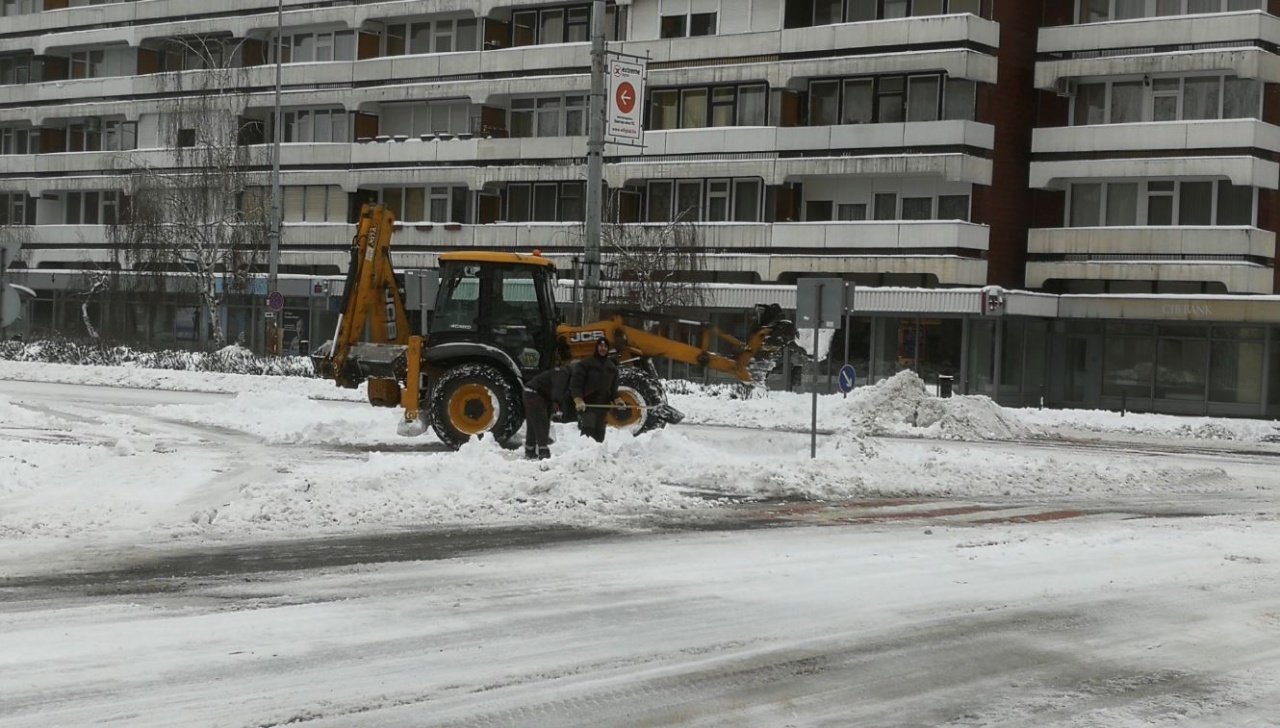 Hóeltakarítás – Munkában a NYÍRVV